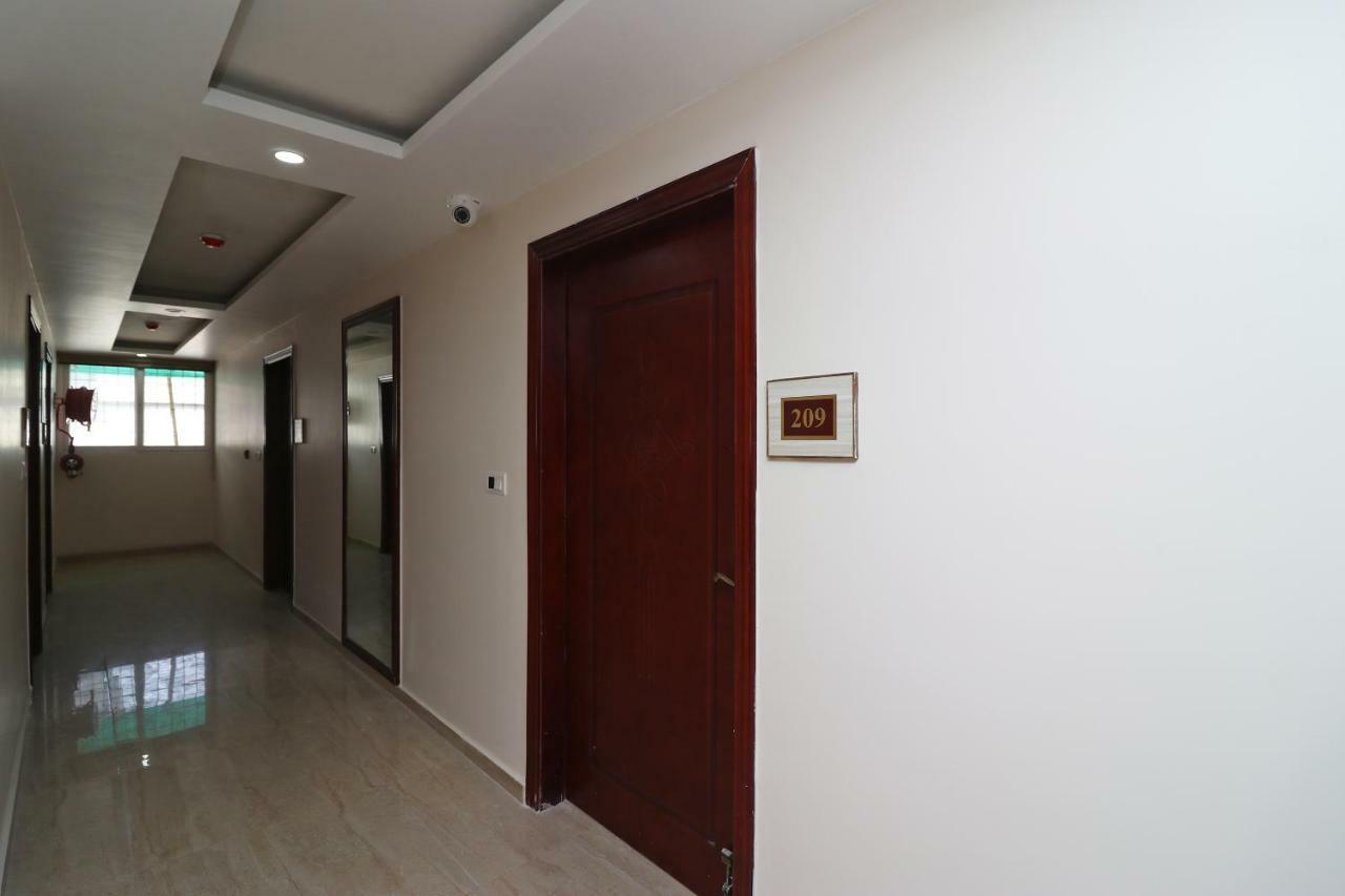 Capital O 37152 Naveen Continental Prayagraj Exterior foto